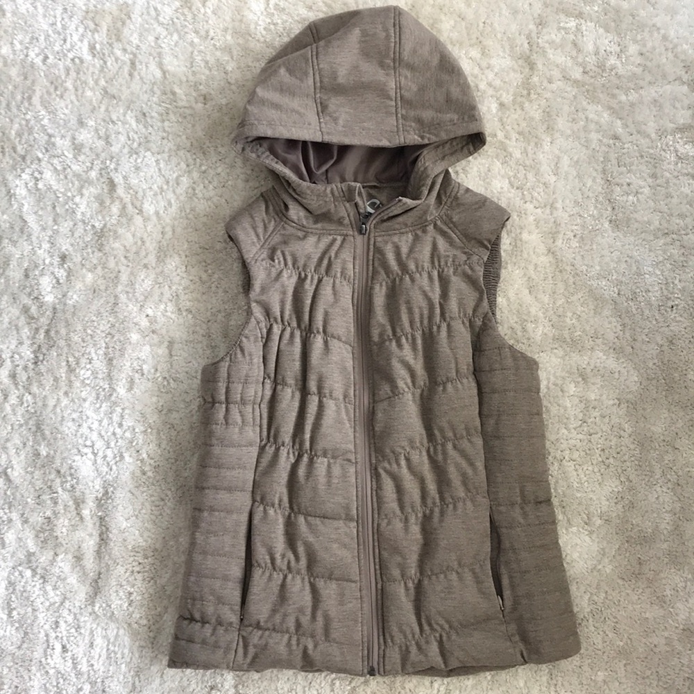 NWOT Camel/Coco puffer Vest SZ M